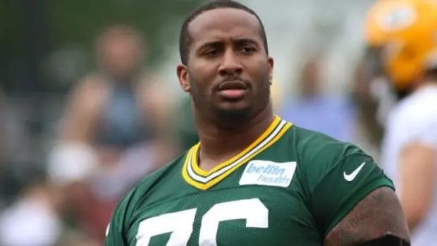 Packers' Veteran Defensive End Mike Daniels Sacked, Turns A Free Agent!